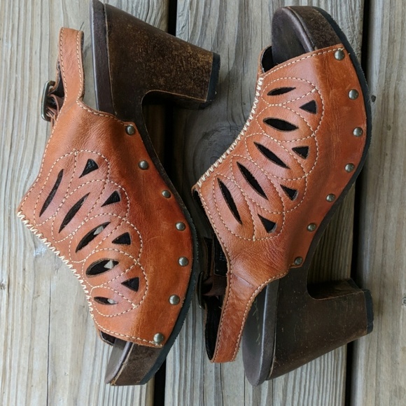 Dansko Shoes - Dansko Rowena Leather Sandals